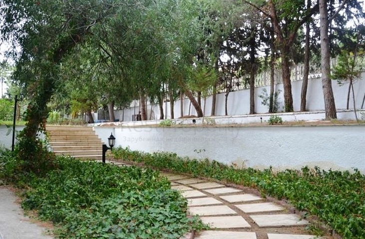 Villa mit 3+2 Grundrissen für eine große Familie