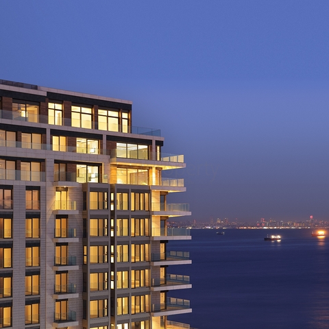 Ein hochmoderner Wohnkomplex am Ufer des Marmarameeres
