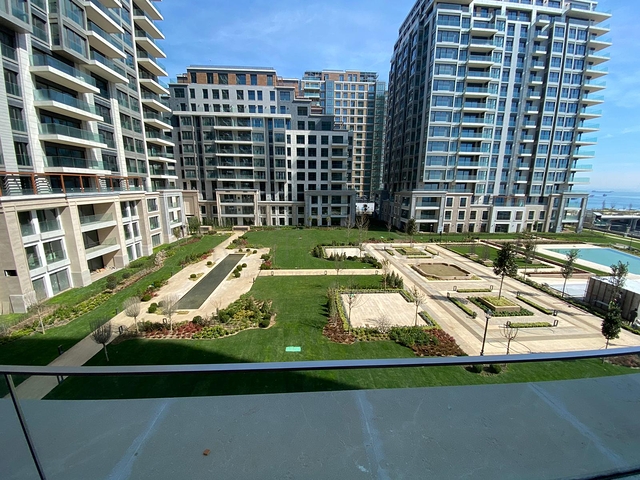 Ein hochmoderner Wohnkomplex am Ufer des Marmarameeres