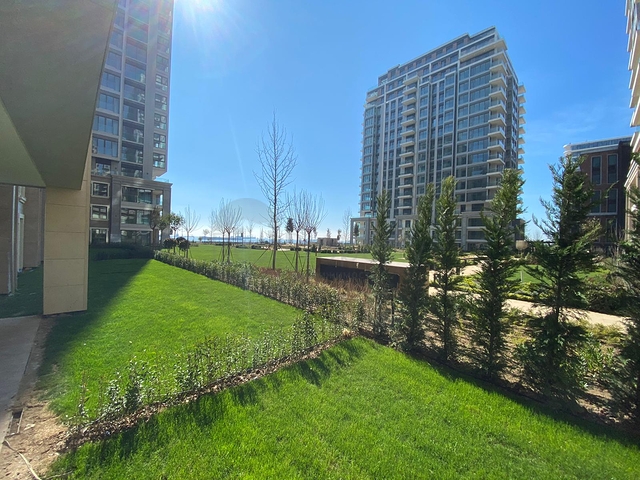 Ein hochmoderner Wohnkomplex am Ufer des Marmarameeres