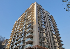 Ein hochmoderner Wohnkomplex am Ufer des Marmarameeres