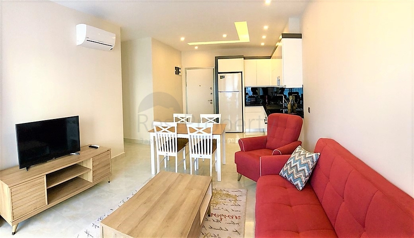 Dreizimmerwohnung in einem Komplex an der ersten Küste