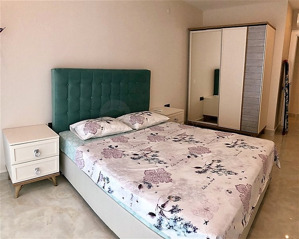 Dreizimmerwohnung in einem Komplex an der ersten Küste