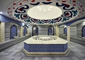 Dreizimmerwohnung in einem Komplex an der ersten Küste