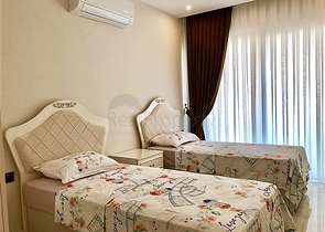 Dreizimmerwohnung in einem Komplex an der ersten Küste