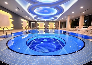 Dreizimmerwohnung in einem Komplex an der ersten Küste