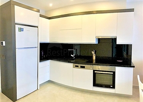 Dreizimmerwohnung in einem Komplex an der ersten Küste