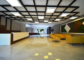 Dreizimmerwohnung in einem Komplex an der ersten Küste