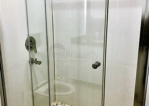 Dreizimmerwohnung in einem Komplex an der ersten Küste