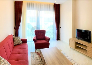 Dreizimmerwohnung in einem Komplex an der ersten Küste