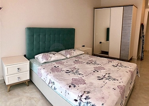 Dreizimmerwohnung in einem Komplex an der ersten Küste