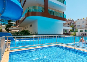 Zweizimmerwohnungen zu vermieten am berühmten Kleopatra-Strand