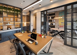 Eine Finanzstadt im Stadtteil Ataşehir im asiatischen Teil Istanbuls