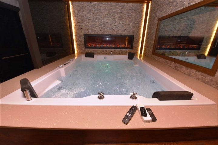 Neues Investitionsprojekt mit Blick auf die Berge im Bezirk Kargicak