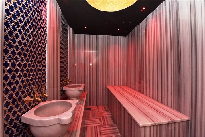 Neues Investitionsprojekt mit Blick auf die Berge im Bezirk Kargicak