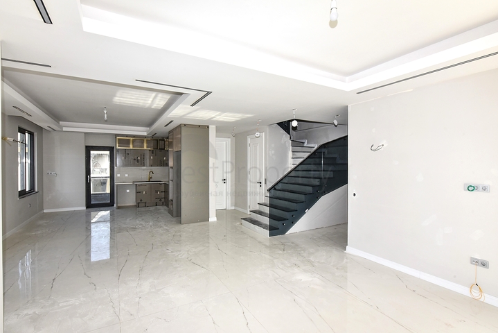 Wohnungen im neuen Komplex des Bezirks sind beide