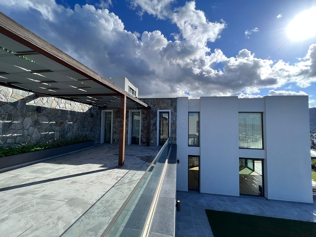 Luxusvilla im Zentrum von Yalıkavak