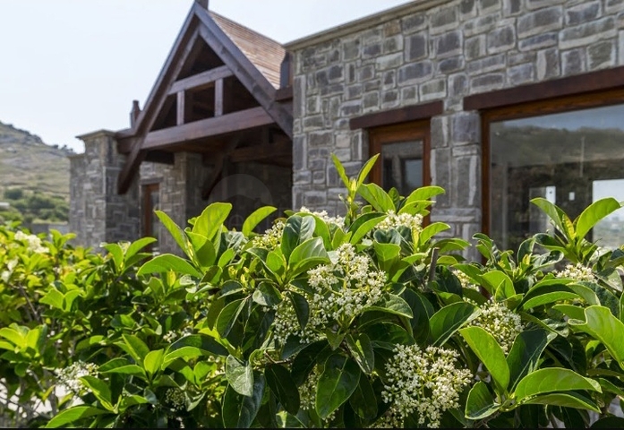 Luxus-Villen aus Stein an historischem Ort