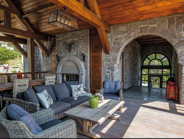 Luxus-Villen aus Stein an historischem Ort