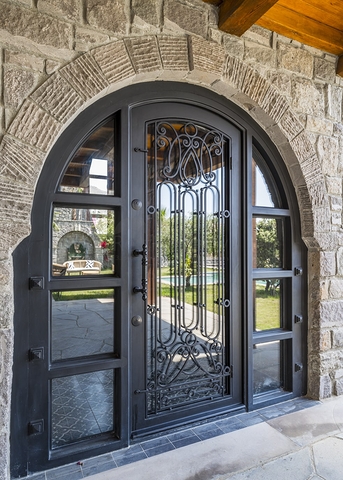 Luxus-Villen aus Stein an historischem Ort