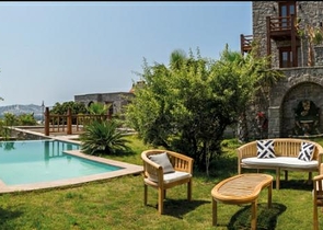 Luxus-Villen aus Stein an historischem Ort