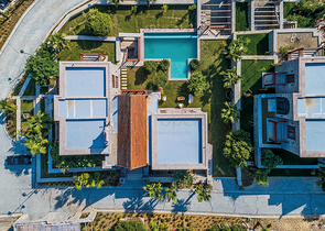 Luxus-Villen aus Stein an historischem Ort