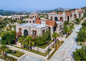 Luxus-Villen aus Stein an historischem Ort