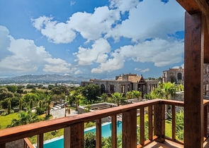 Luxus-Villen aus Stein an historischem Ort