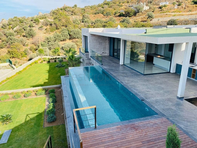 Komfortable und geräumige Villen mit Panoramablick!