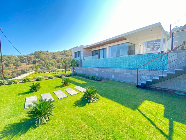 Komfortable und geräumige Villen mit Panoramablick!