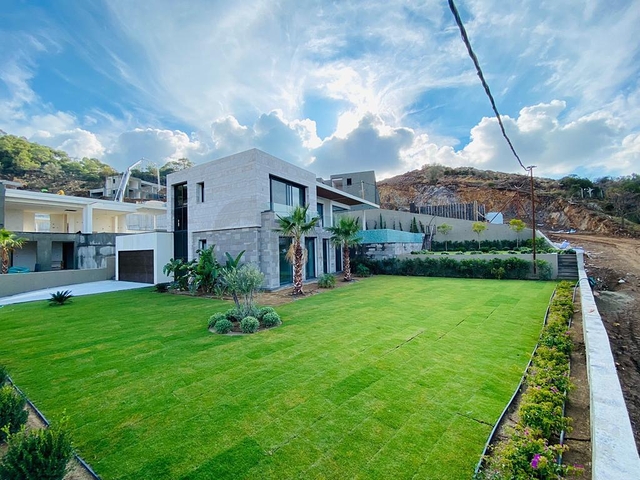 Komfortable und geräumige Villen mit Panoramablick!