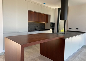 Komfortable und geräumige Villen mit Panoramablick!