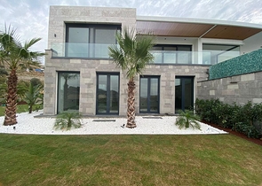 Komfortable und geräumige Villen mit Panoramablick!