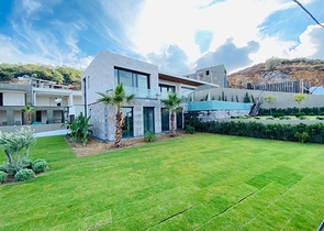 Komfortable und geräumige Villen mit Panoramablick!