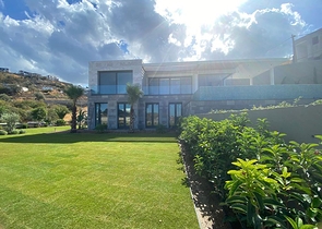 Komfortable und geräumige Villen mit Panoramablick!