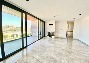 Komfortable und geräumige Villen mit Panoramablick!