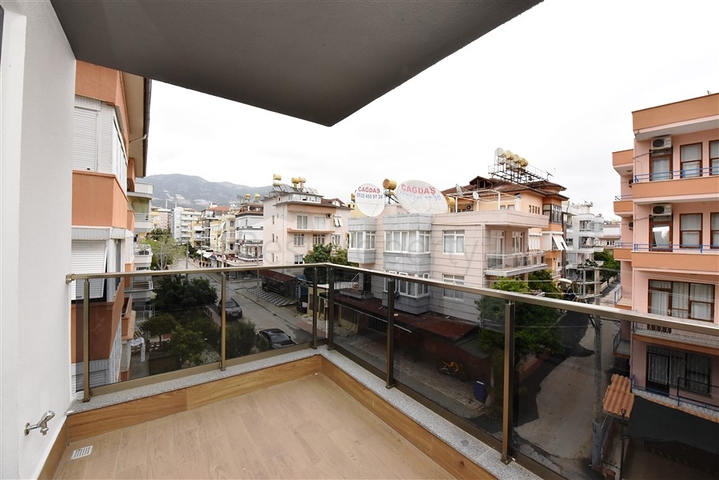 Möblierte 1+1-Wohnung 100 Meter vom Meer entfernt