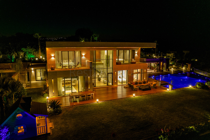 Paradiesische Villen in Bodrum mit Hoteldienstleistungen.