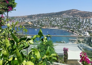 Paradiesische Villen in Bodrum mit Hoteldienstleistungen.