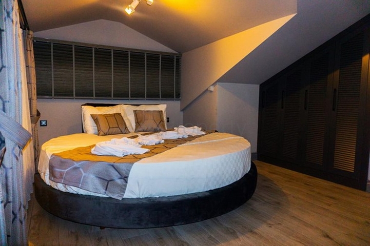 Freistehende Villa mit 3 Schlafzimmern in Chalez Freistehende Villa mit 3 Schlafzimmern in Chalez