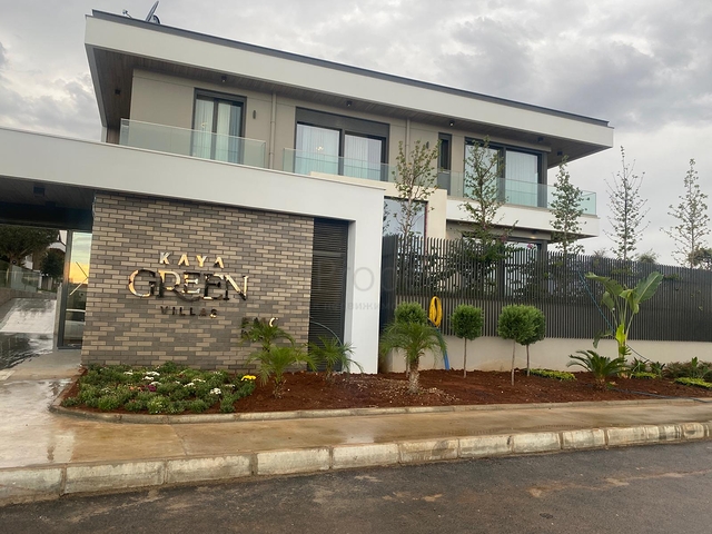 Investitionsprojekt von 7+1 Villen im Gebiet von Antalya Doshemealty