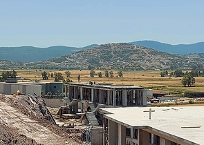 Der Bau eines neuen Projekts in der Nähe von Bodrum-Dorttepe beginnt