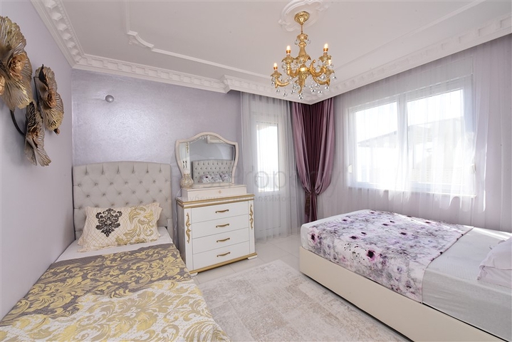 Zwei-Zimmer-Wohnung mit zwei Schlafzimmern zu vermieten