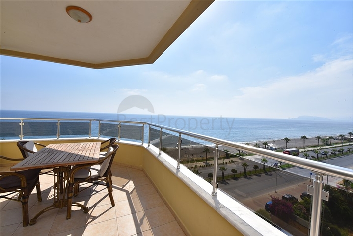 Zwei-Zimmer-Wohnung mit zwei Schlafzimmern zu vermieten