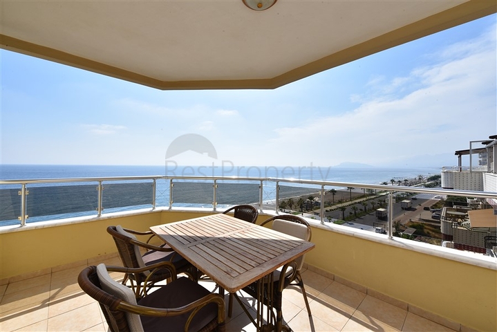 Zwei-Zimmer-Wohnung mit zwei Schlafzimmern zu vermieten