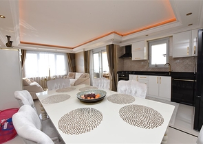 Zwei-Zimmer-Wohnung mit zwei Schlafzimmern zu vermieten