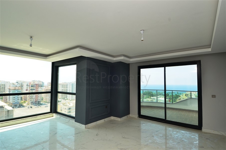 Penthouse mit drei Schlafzimmern im Stadtteil Mahmutlar