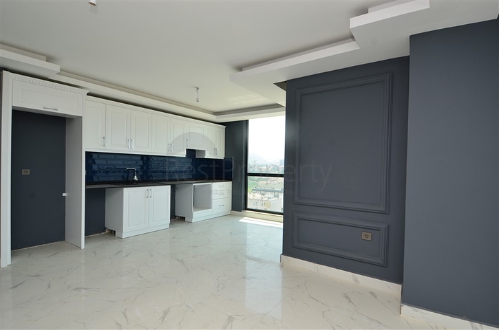 Penthouse mit drei Schlafzimmern im Stadtteil Mahmutlar