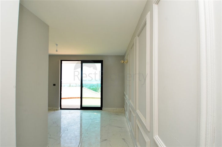 Penthouse mit drei Schlafzimmern im Stadtteil Mahmutlar