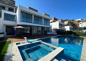 Boutique-Projekt von 8 Villen mit herrlichem Blick auf das Meer und die Berge in Raoine Gündogan